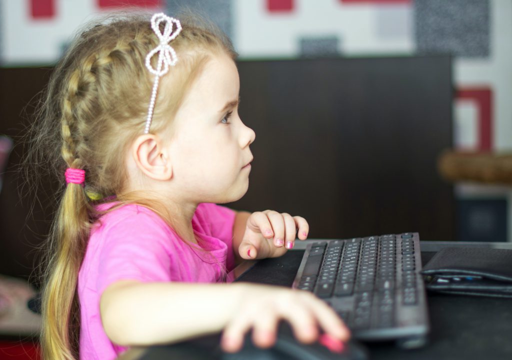 Nauka programowania dla najmłodszych - czy kurs online jest skuteczny?